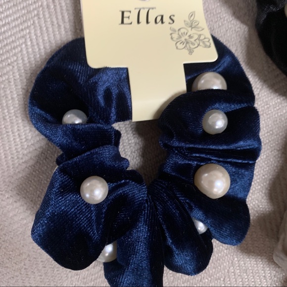 NWT 3 Velvet Ponytail Scrunchies - Picture 2 of 5